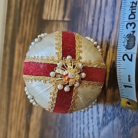 Vintage ball sequin beaded Christmas ornament - Picture 3 of 12